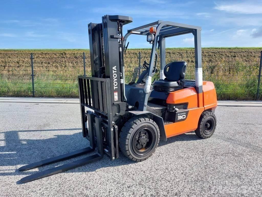Toyota FDZN30 Gaffeltrucks - andre
