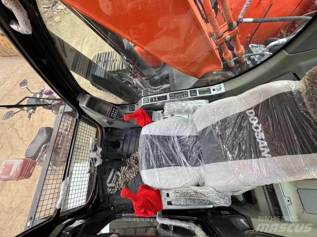 Doosan DX 300 Gravemaskiner på larvebånd