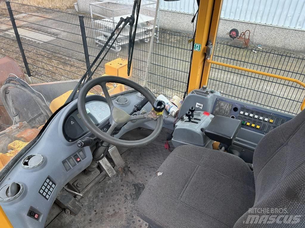 Volvo L 220 E Læssemaskiner på hjul