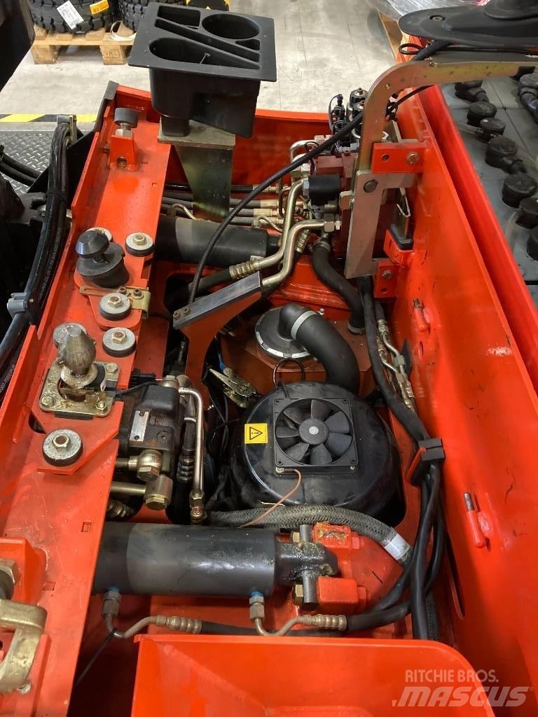 Linde E25/600/336 Smalgangstruck
