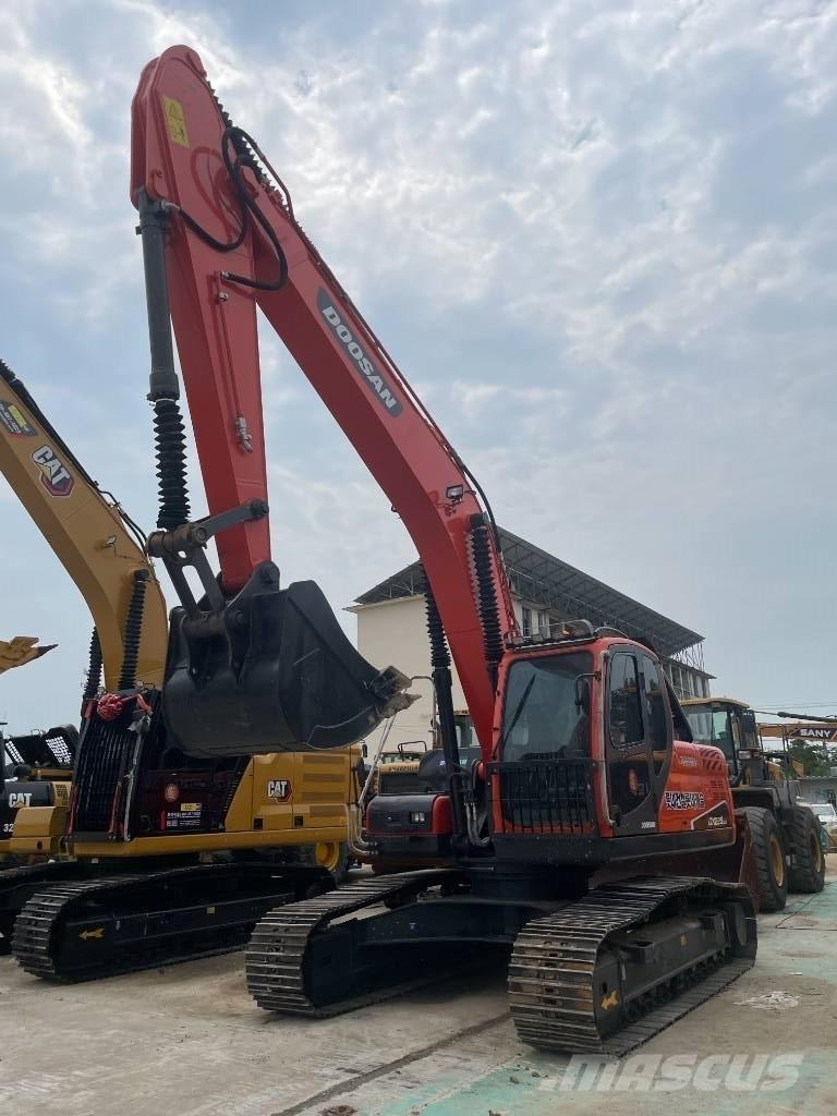 Doosan DX 225 LCA Gravemaskiner på larvebånd