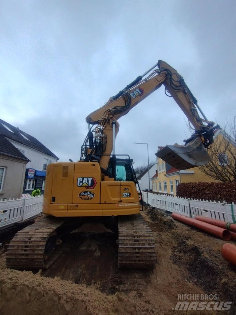 CAT 325 Gravemaskiner på larvebånd