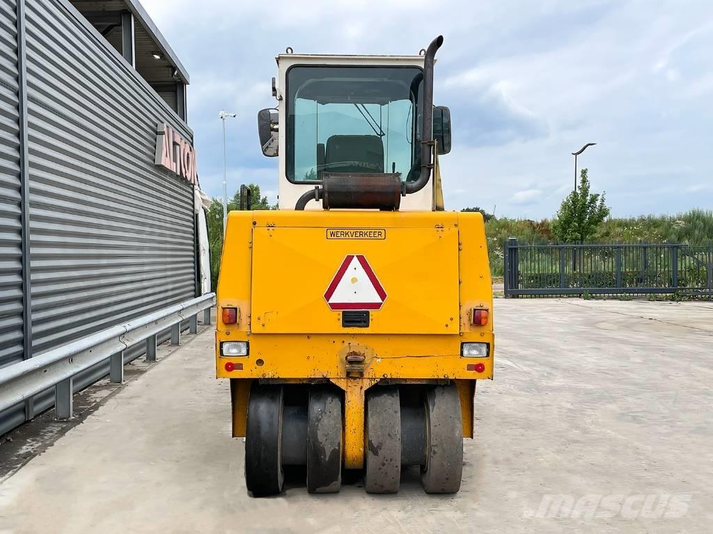 Dynapac CP 142 Tromle med luftdæk