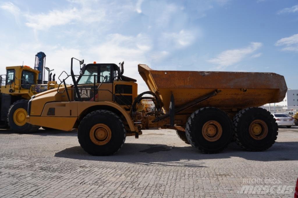 CAT 740 B Terrængående lastbiler