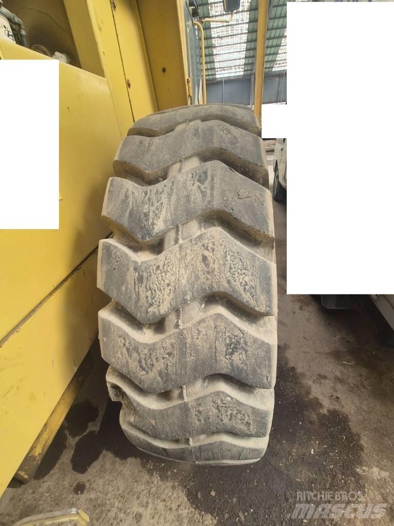 CAT CS 563 Tvilling tromle