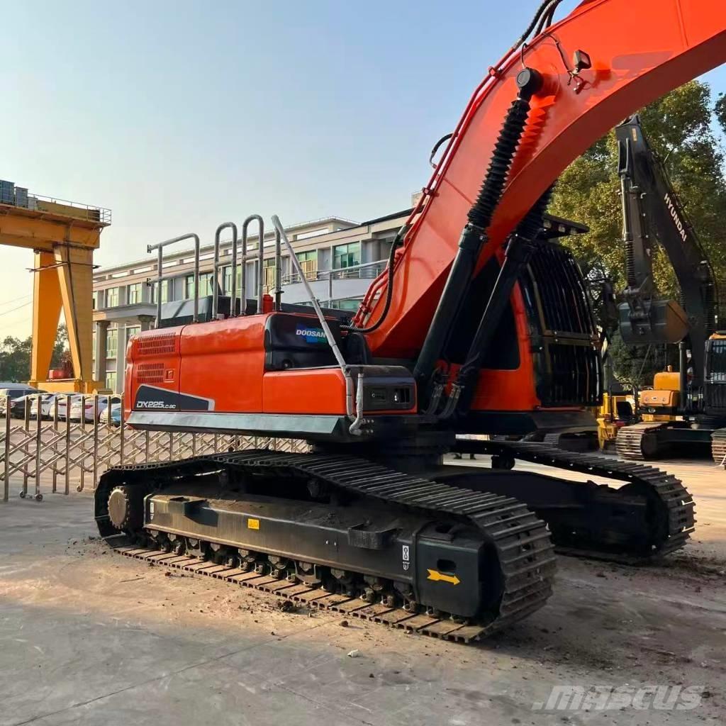 Doosan DX225LC-9C Gravemaskiner på larvebånd