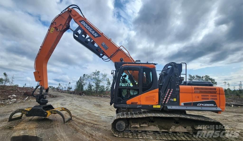 Doosan DX 225 LC-5 Gravemaskiner på larvebånd