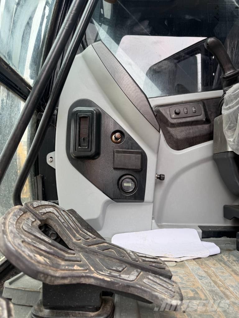 Hyundai HX 220 Gravemaskiner på larvebånd