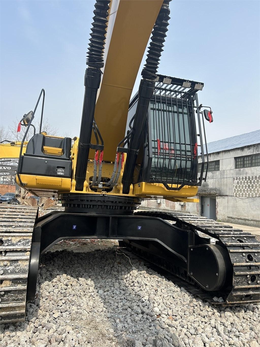 CAT 340 Gravemaskiner på larvebånd