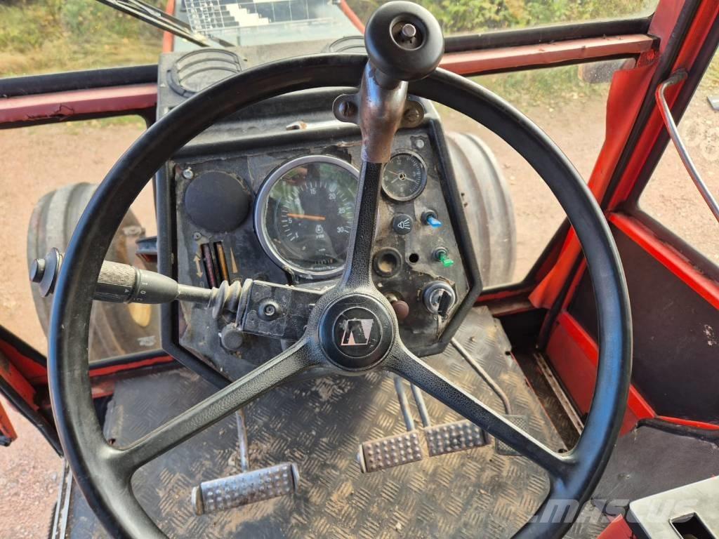 Valmet 805 Traktorer