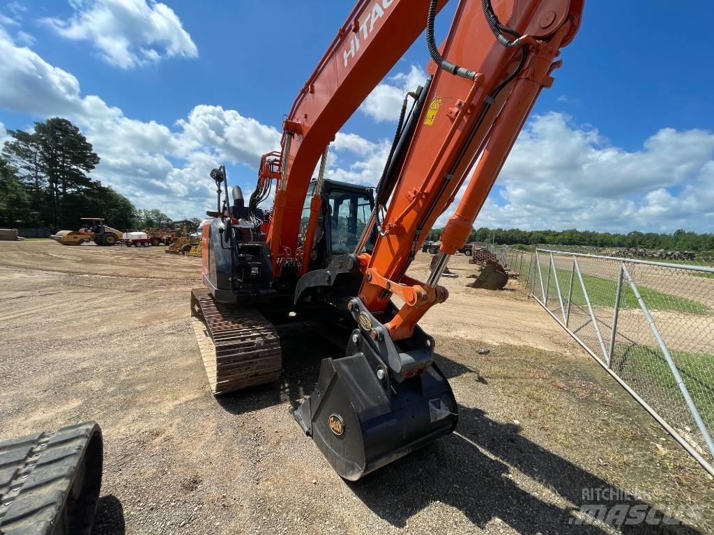 Hitachi ZX 135 US-6 Gravemaskiner på larvebånd