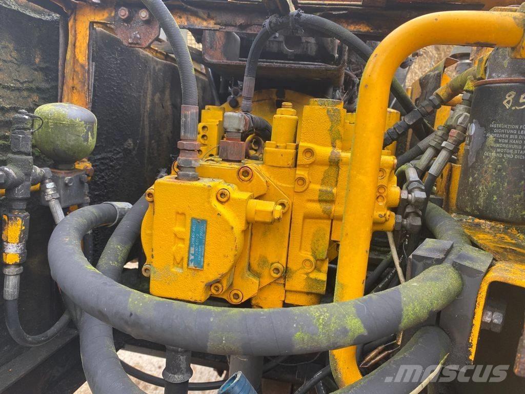 JCB JS 130 Gravemaskiner på larvebånd