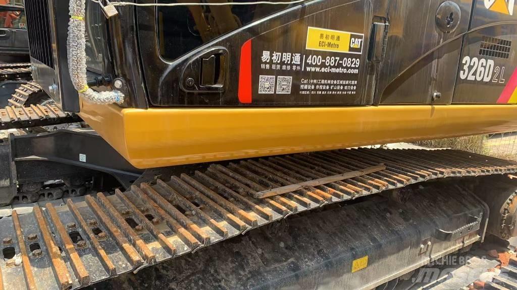 CAT 326 Gravemaskiner på larvebånd