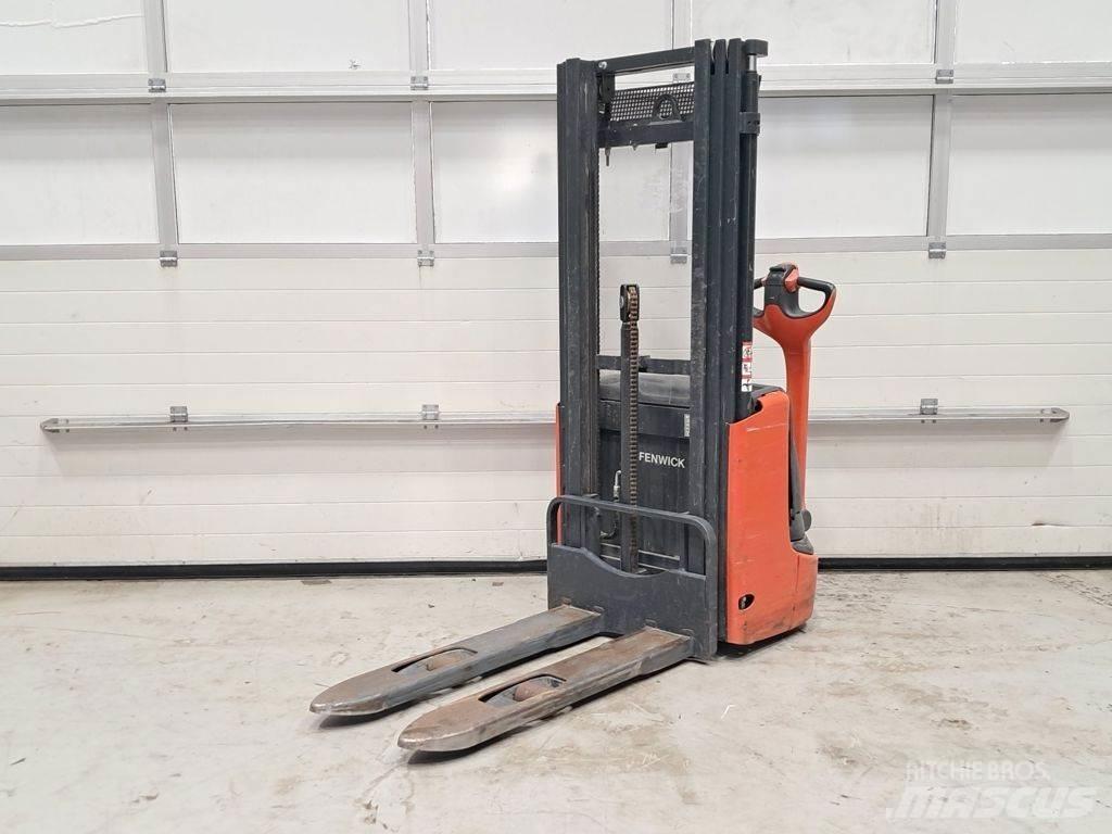 Linde L10 Gaffelstabler med gående fører