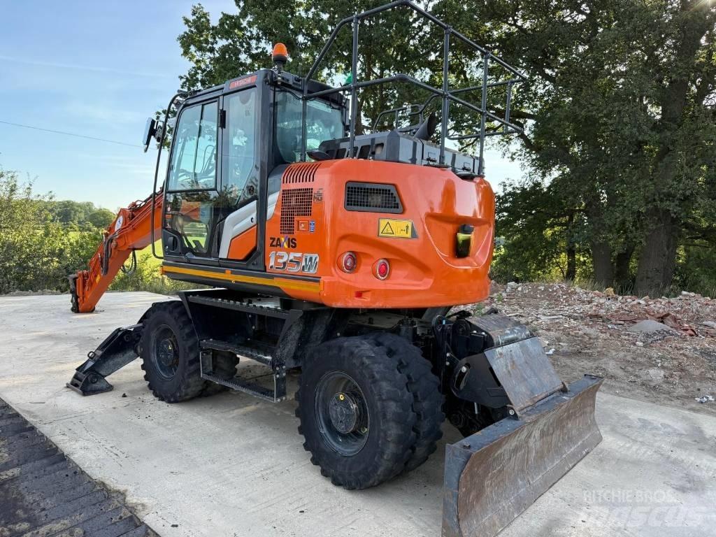 Hitachi ZX 135 W-7 Gravemaskiner på hjul