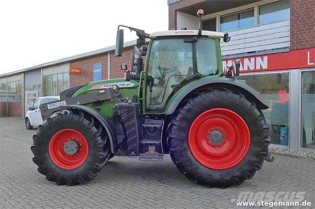 Fendt 718 vario s4 Traktorer