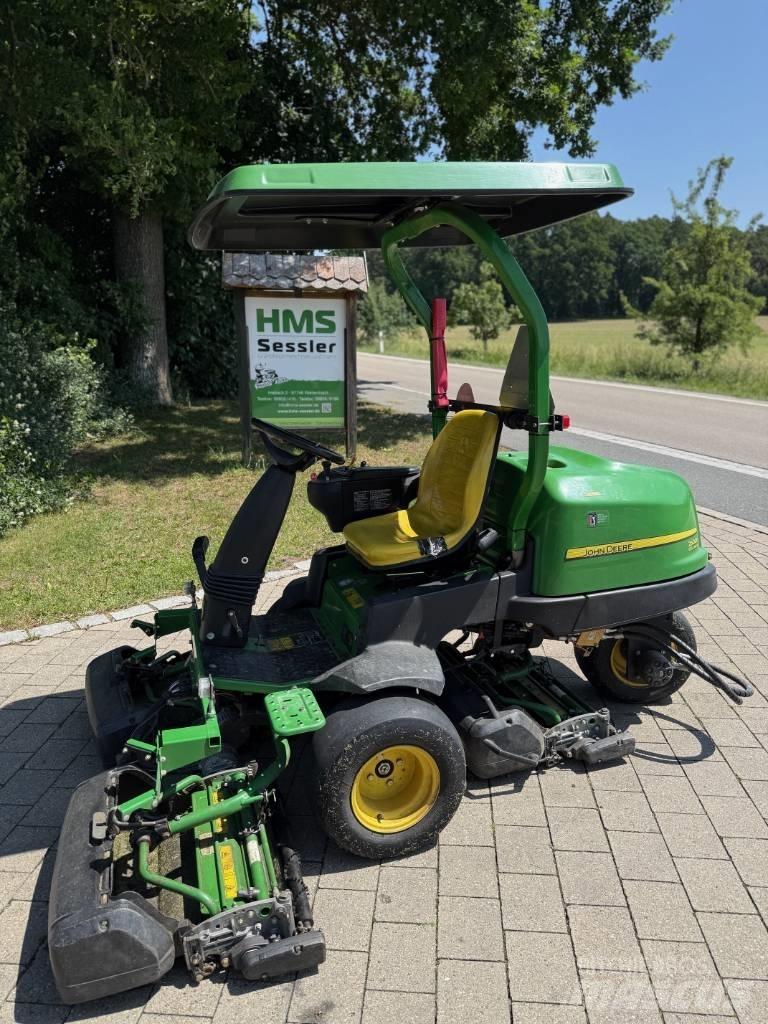 John Deere 2500 E Green plæneklippere