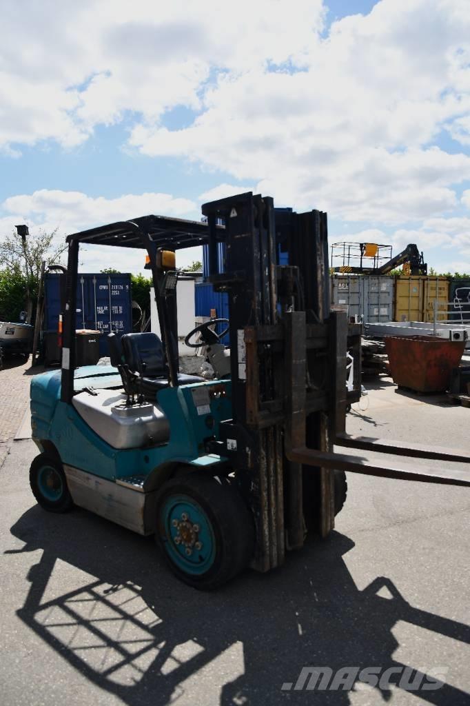 Feeler FD30CTJ Medbringertruck