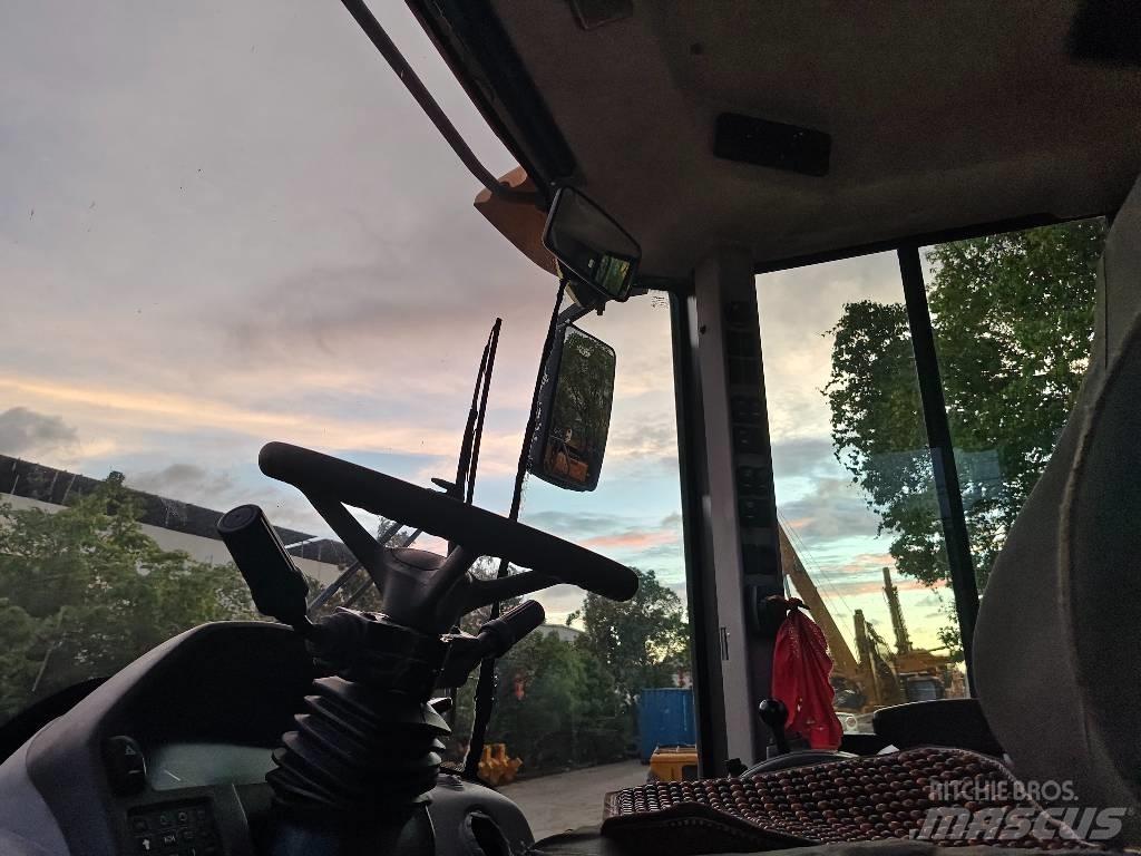 Volvo L 120 Læssemaskiner på hjul