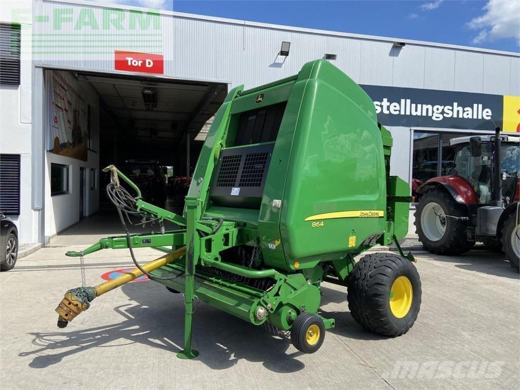John Deere 864 Pressere til firkantede baller