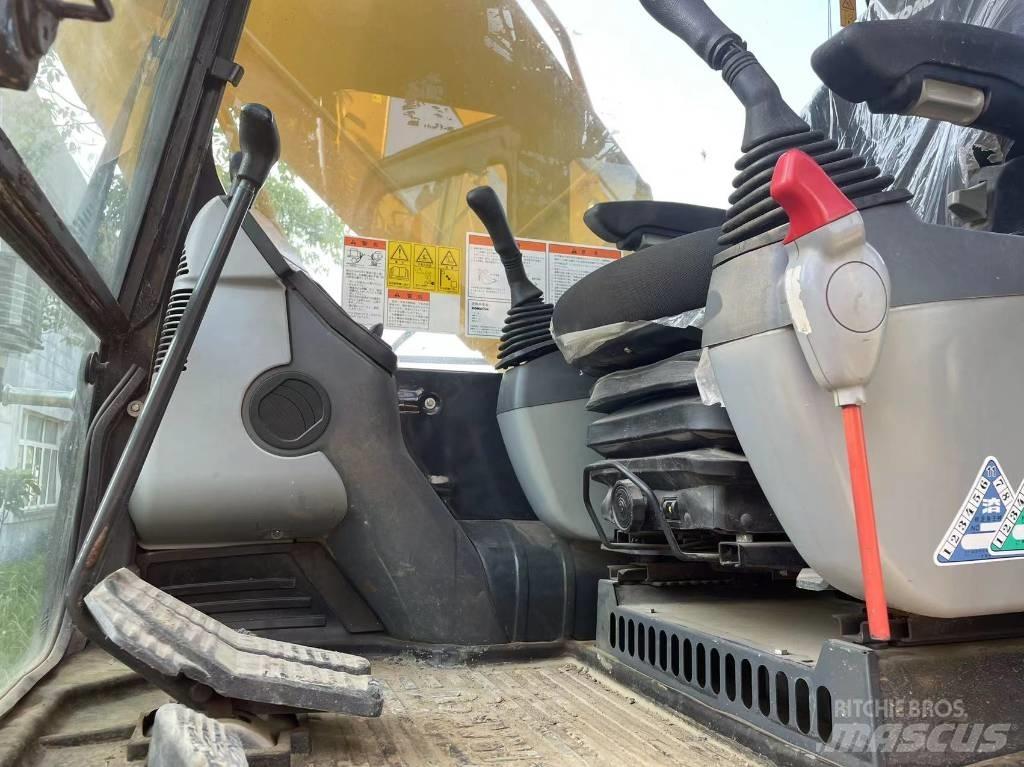 Komatsu PC 200-8 Gravemaskiner på larvebånd
