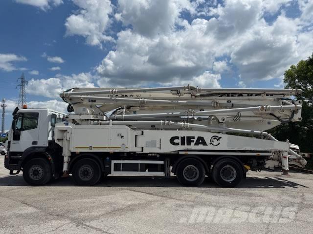 Iveco Trakker 450 Betonpumper