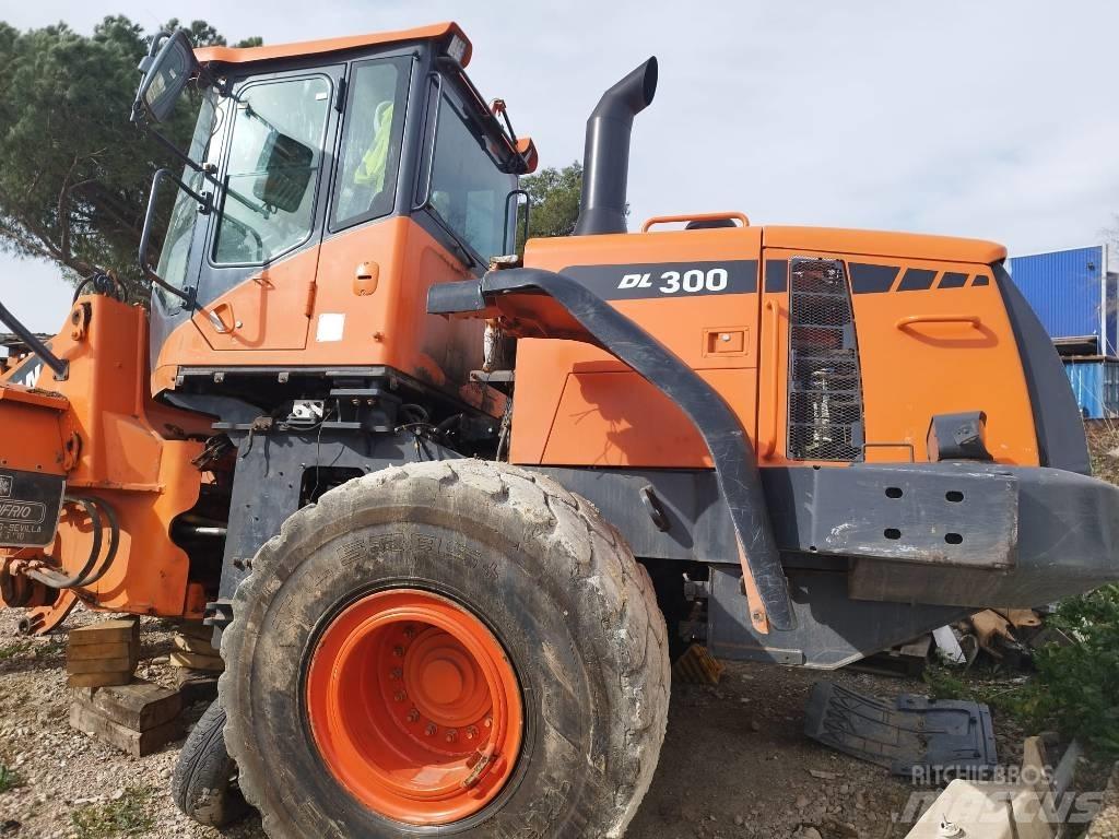 Doosan DL 300-3 Læssemaskiner på hjul