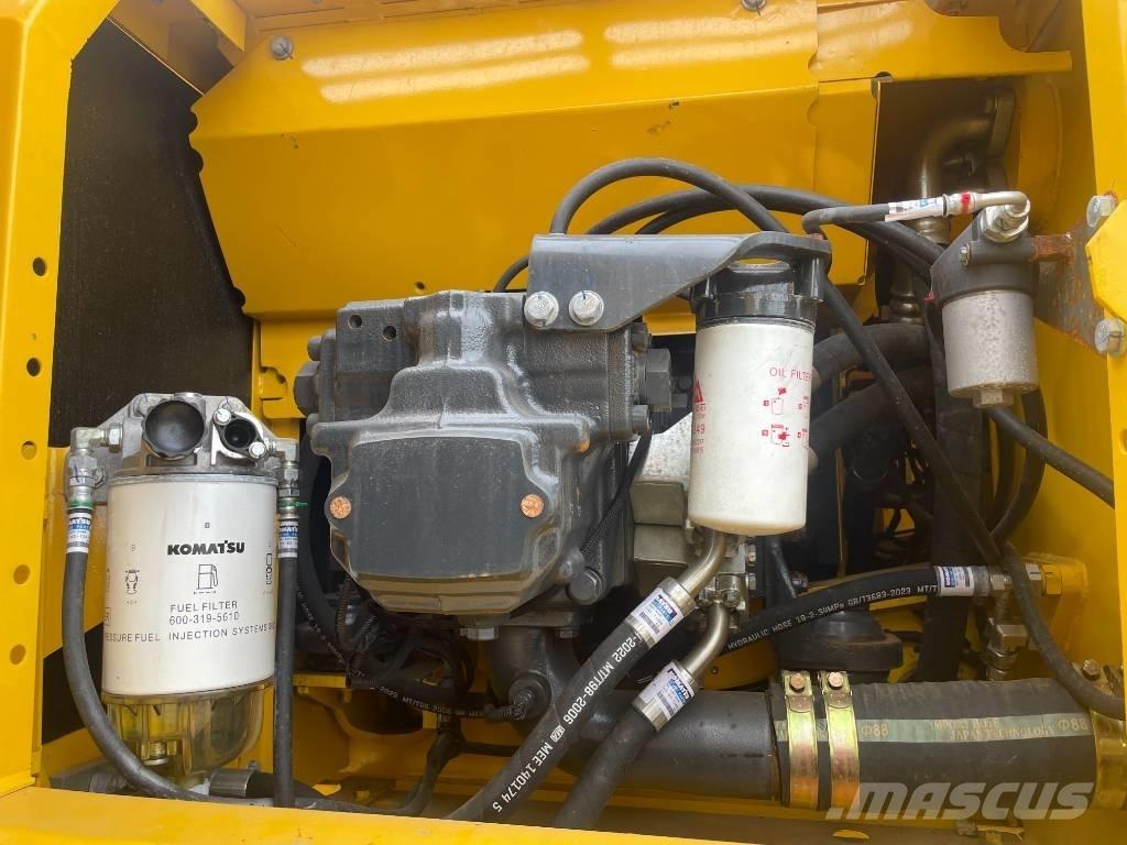 Komatsu PC 220 Gravemaskiner på larvebånd