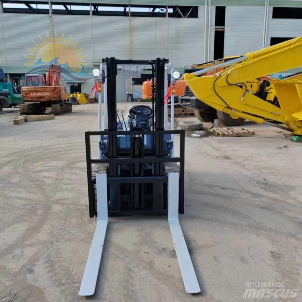 TCM FD30 Reachtruck