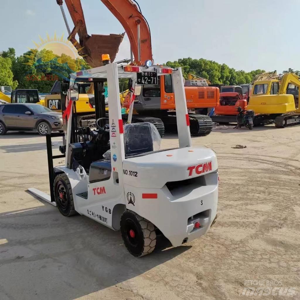 TCM FD30 Reachtruck