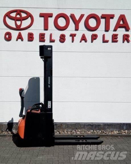 Toyota BT SWE145L Gaffelstabler med gående fører
