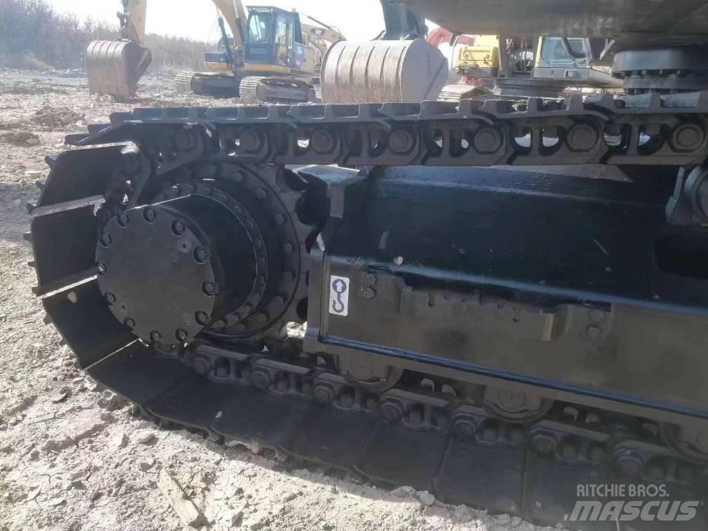 Hitachi ZX 200 Gravemaskiner på larvebånd