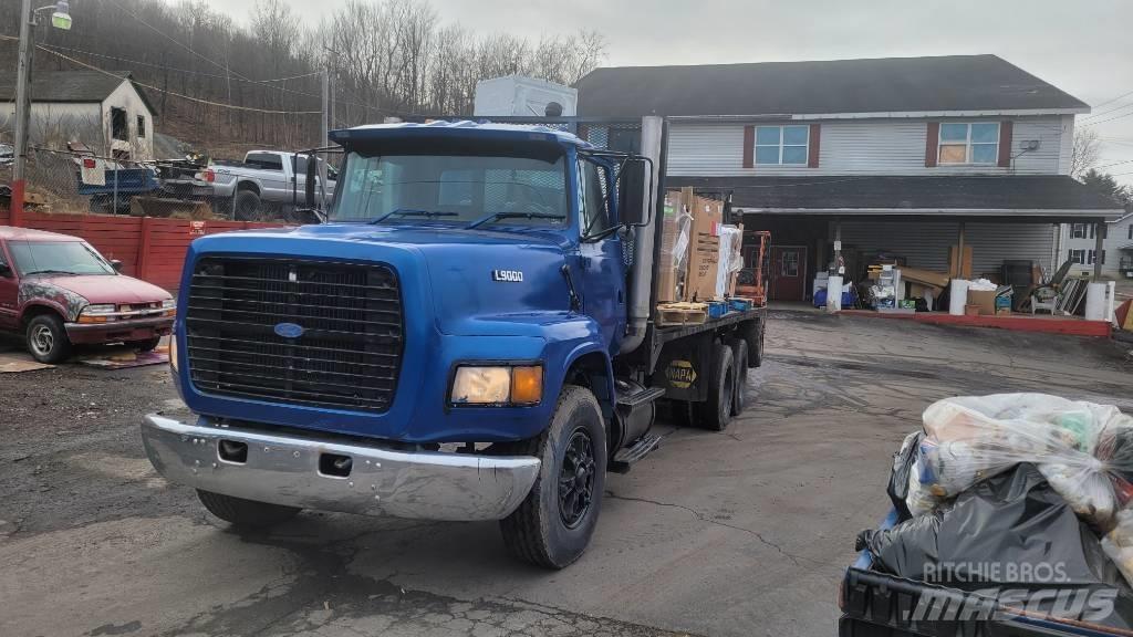 Ford F9000 Lastbil med lad/Flatbed