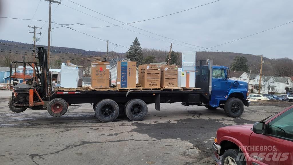 Ford F9000 Lastbil med lad/Flatbed