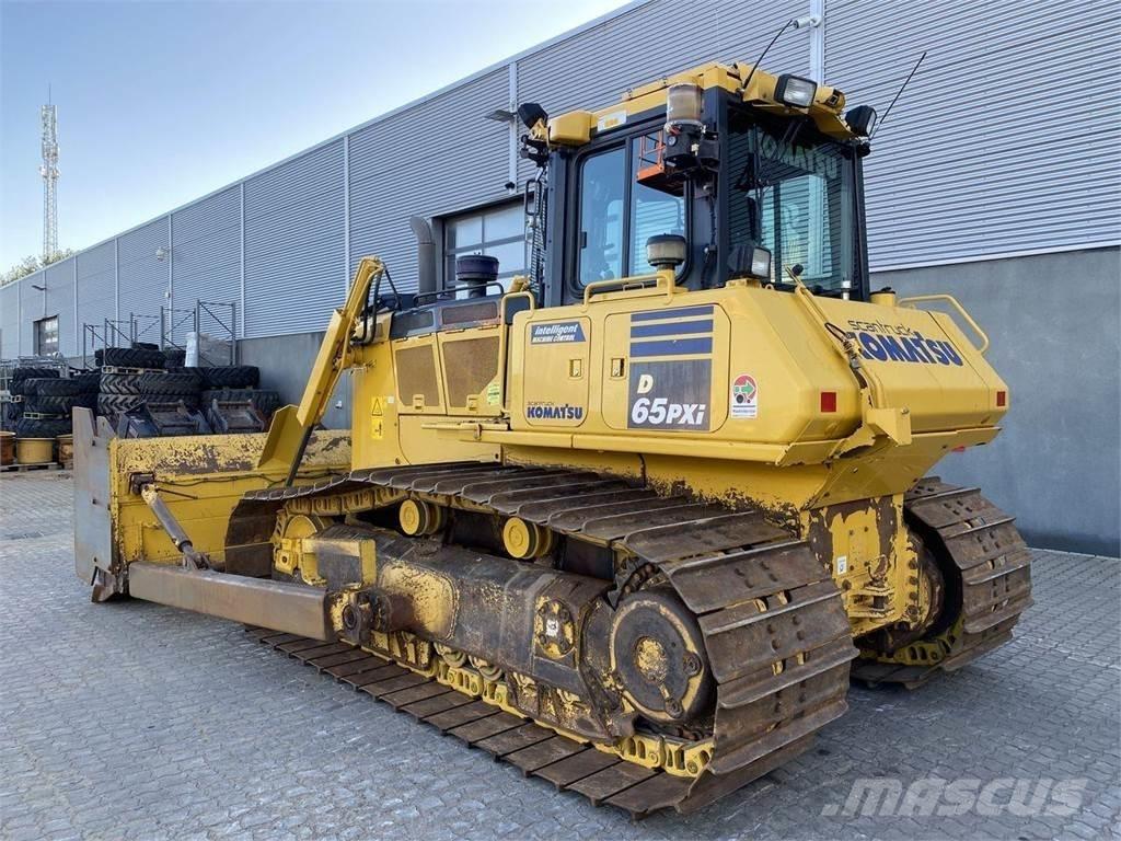 Komatsu D65PXI-18 Bulldozer på larvebånd