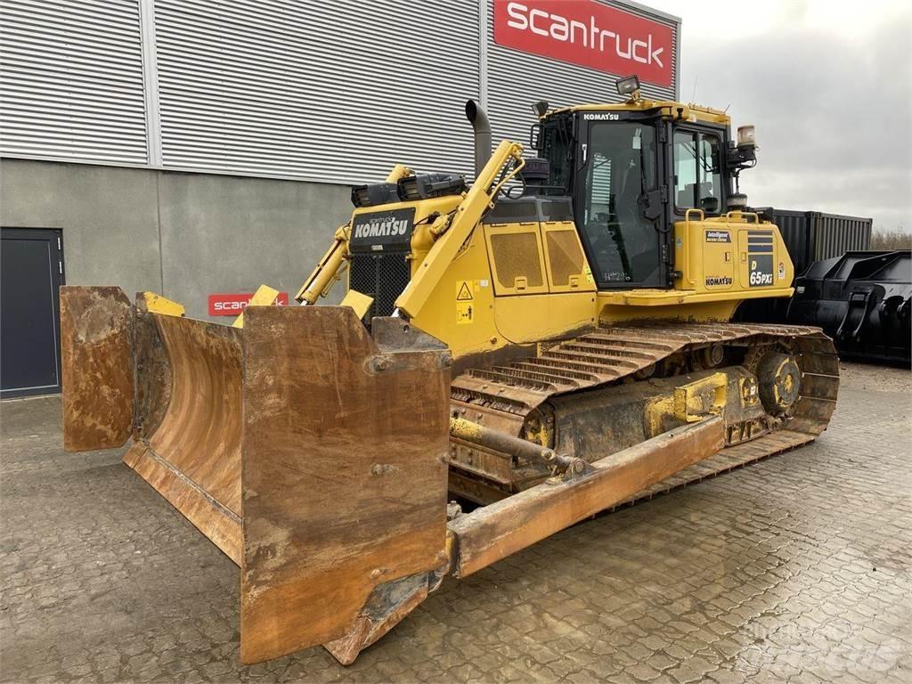 Komatsu D65PXI-18 Bulldozer på larvebånd