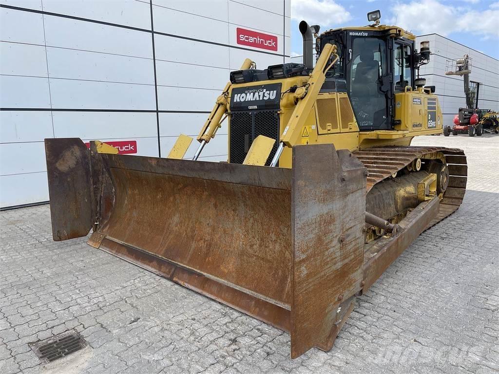 Komatsu D65PXI-18 Bulldozer på larvebånd