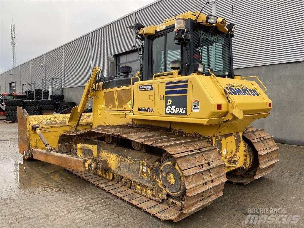 Komatsu D65PXI-18 Bulldozer på larvebånd