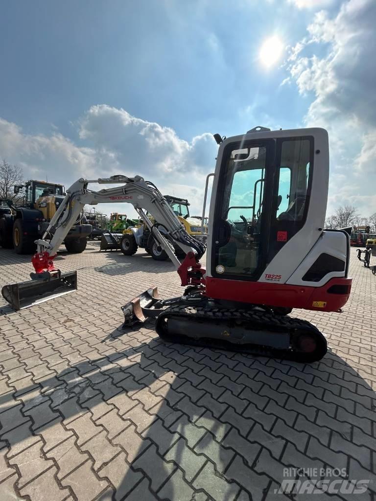 Takeuchi TB 225 Minigravemaskiner