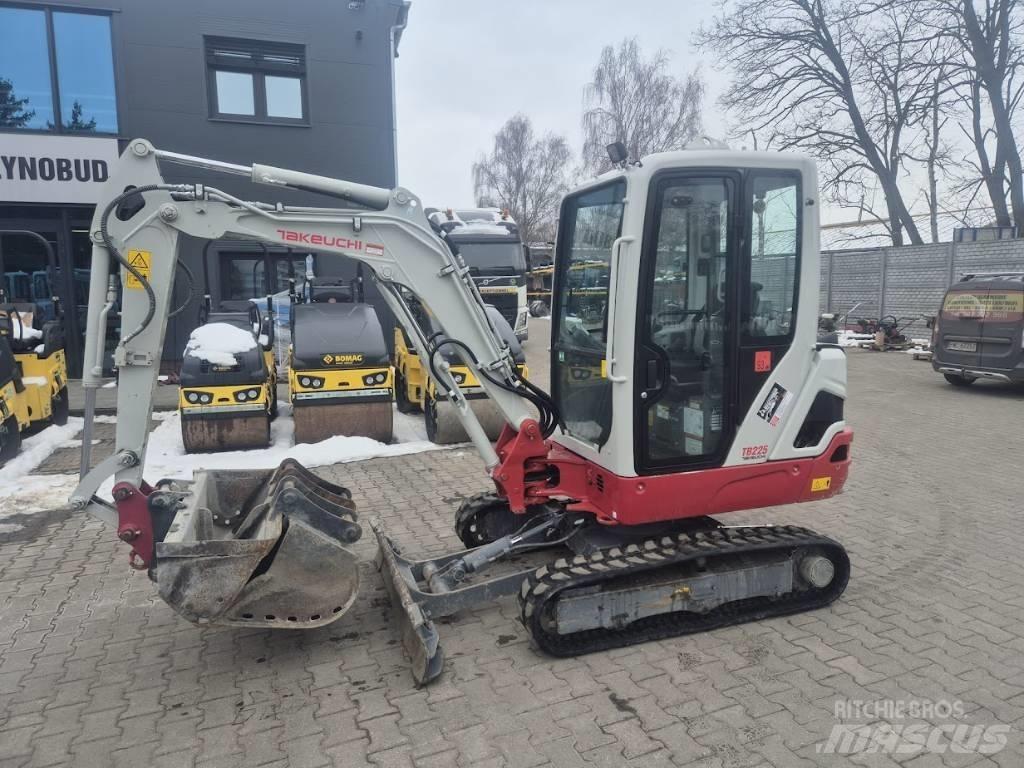 Takeuchi TB 225 Minigravemaskiner