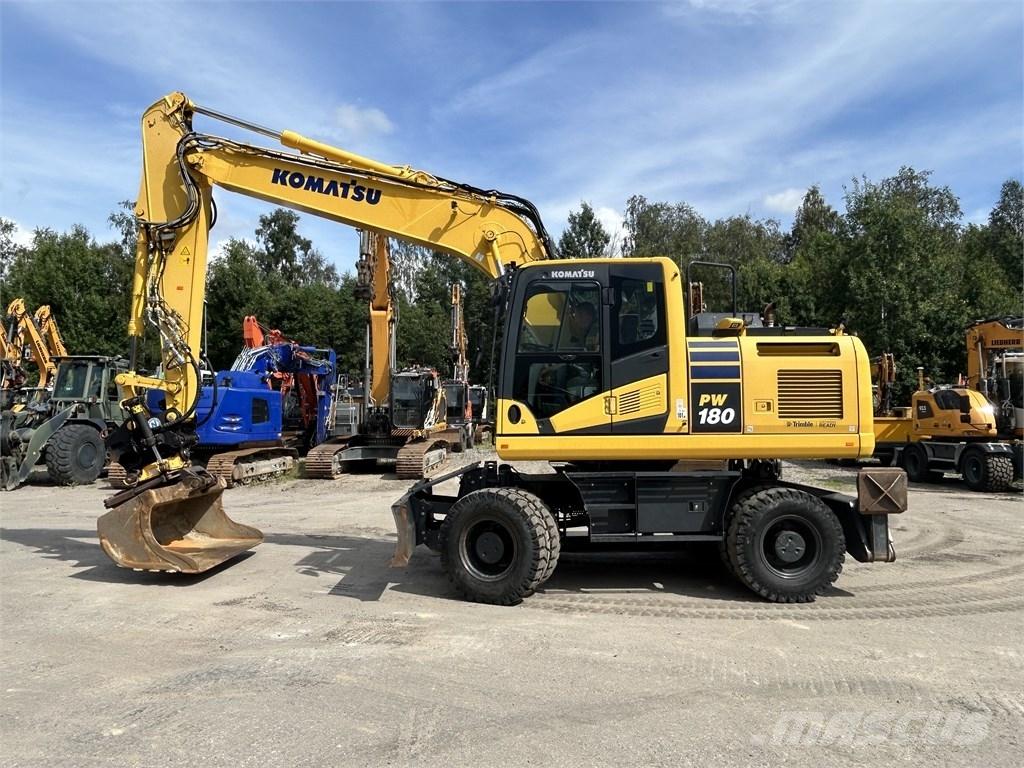 Komatsu PW 180-11 Gravemaskiner på hjul