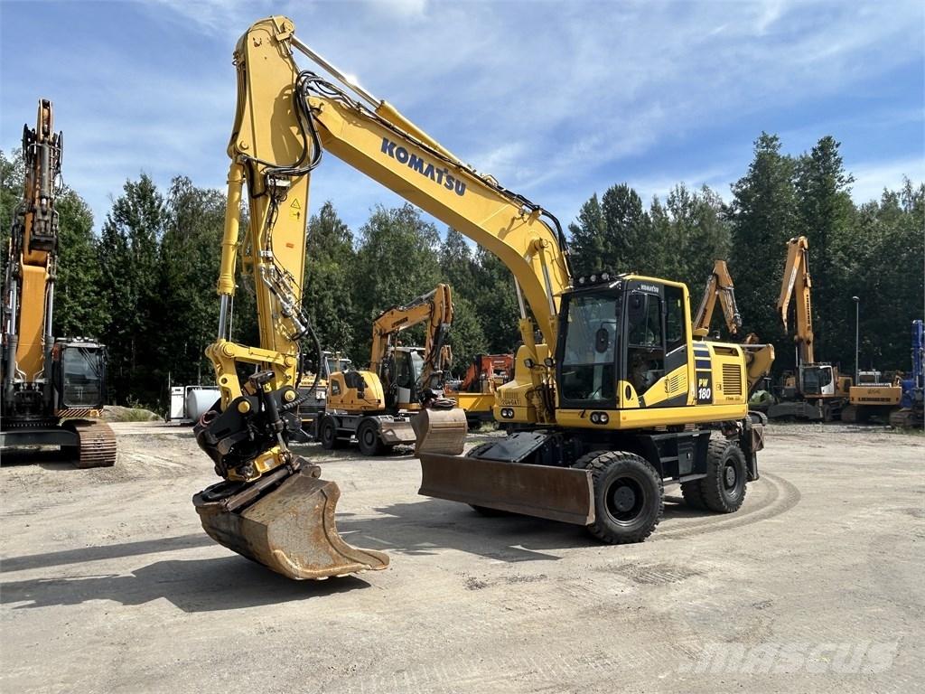 Komatsu PW 180-11 Gravemaskiner på hjul