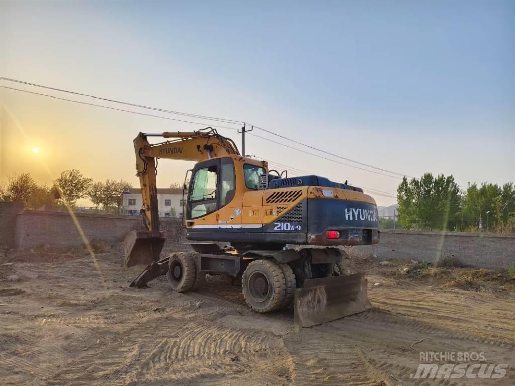 Hyundai R210W-9 Gravemaskiner på hjul