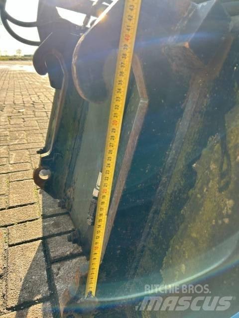 JCB Pelikan bak Skovle