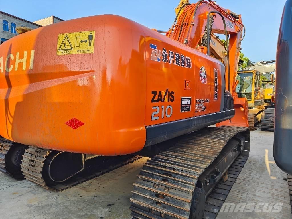 Hitachi ZX 210 Gravemaskiner på larvebånd