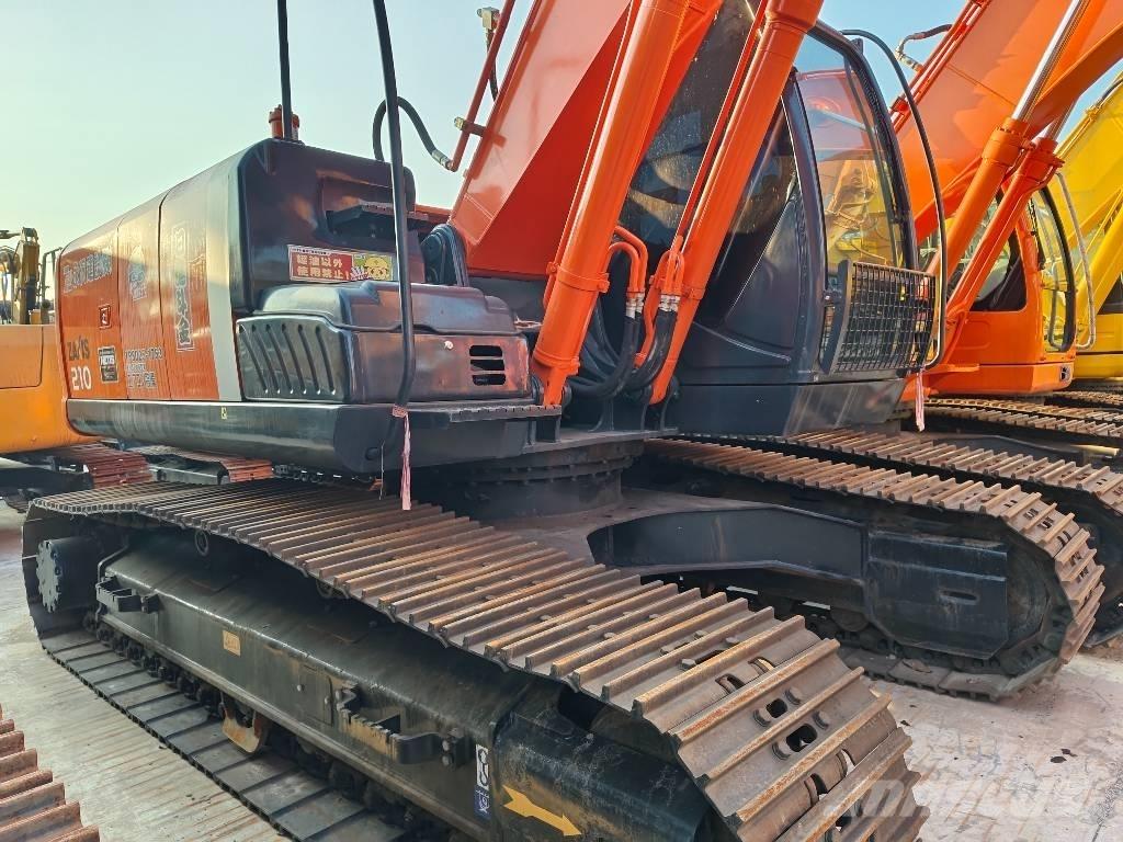 Hitachi ZX 210 Gravemaskiner på larvebånd