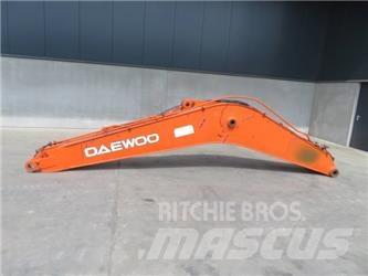 Daewoo DX 225 LC Chassis og suspension