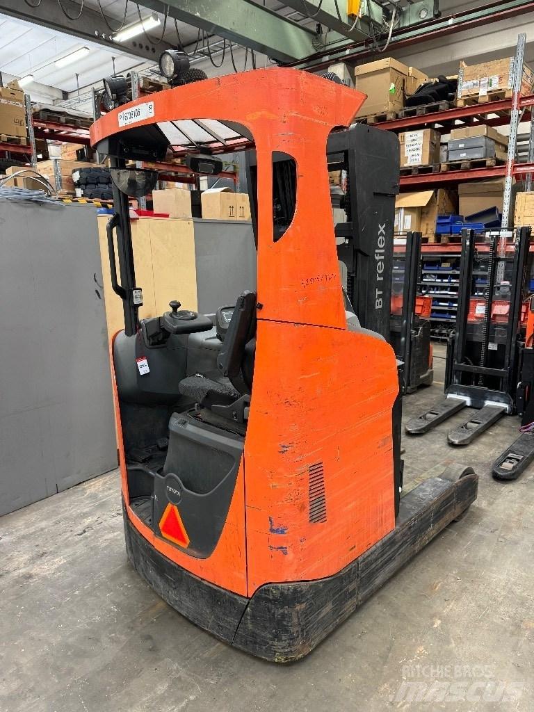 Toyota RRE200H Reachtruck