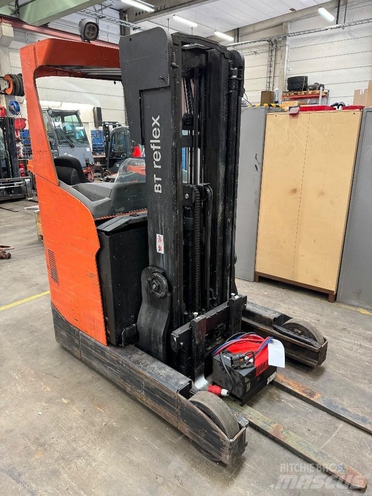 Toyota RRE200H Reachtruck