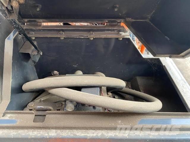 Hitachi ZX 180 W Gravemaskiner på hjul